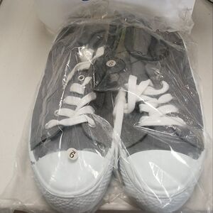 Nwt UNISEX Shoe-Aholic Grey&White "Flyer Style" Boutique Shoes. Multiple Sizes